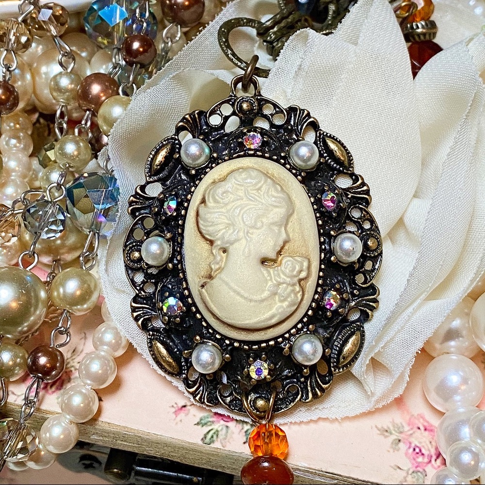 Cameo necklace